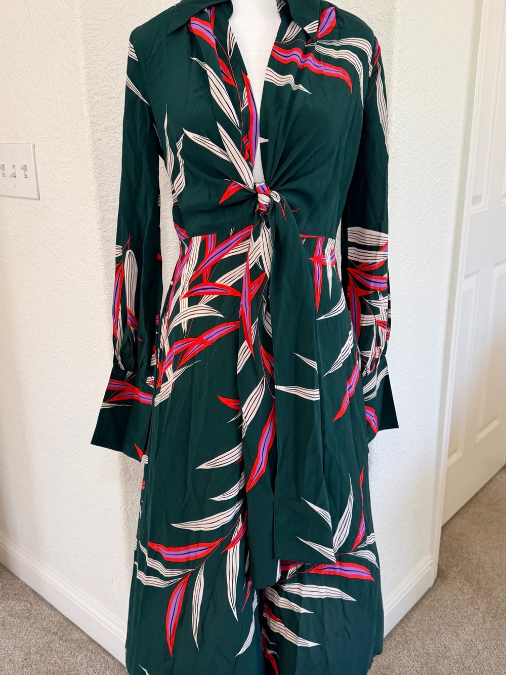 Diane von Furstenberg DVF Quincy Silk Midi Dress Green Leaf Print Size 2